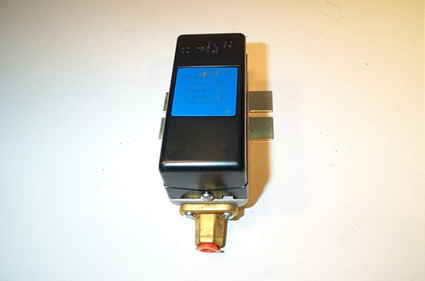 Johnson Controls P-5210-1004 Trans.0-50 Psi Pneum.