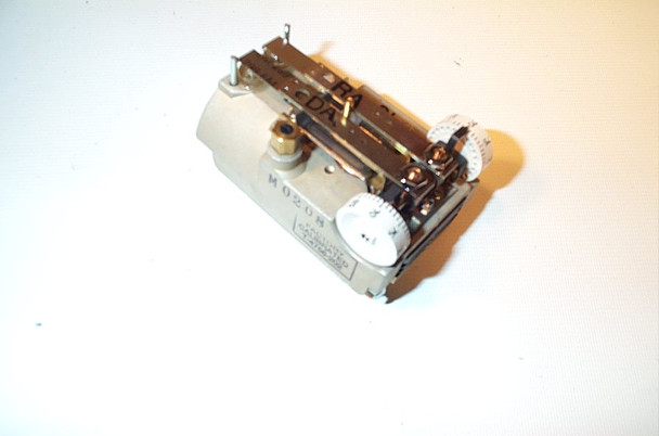 Johnson Controls T-4756-202 Ht/Cl 15#D/A 20#R/A Vert Dual