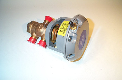 Johnson Controls V-4332-1007 Pneumatic Valve Assembly, 3 Way 1/2 in