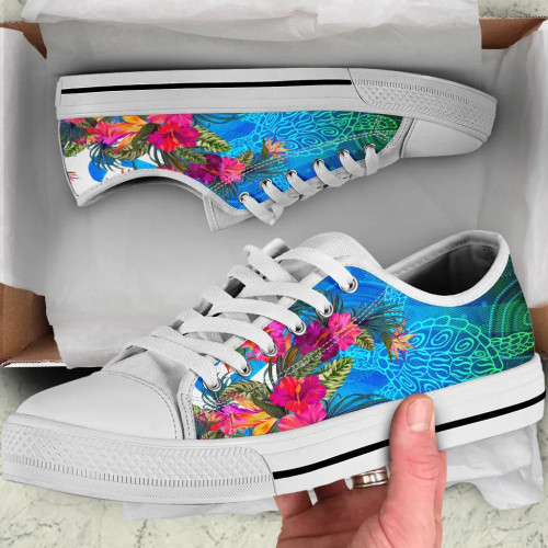 Australia Low Top Canvas Shoes - Torres Strait Blue Sea With Hibiscus Australia Low Top Canvas Shoes - Torres Strait Blue Sea With Hibiscus