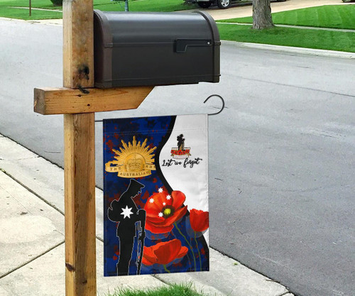 Australia Anzac Day Garden Flag - Lest we forget Australia Anzac Day Garden Flag - Lest we forget