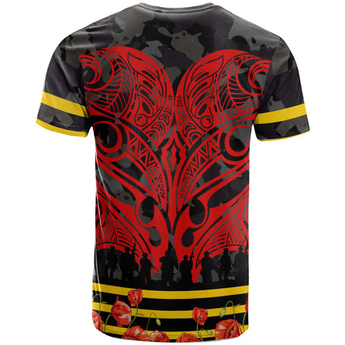 Waikato Chiefs Rugby T-shirt - Anzac Day Waikato Chiefs Maori Pattern with Poppy Flowers T-shirt Waikato Chiefs Rugby T-shirt - Anzac Day Waikato Chiefs Maori Pattern with Poppy Flowers T-shirt