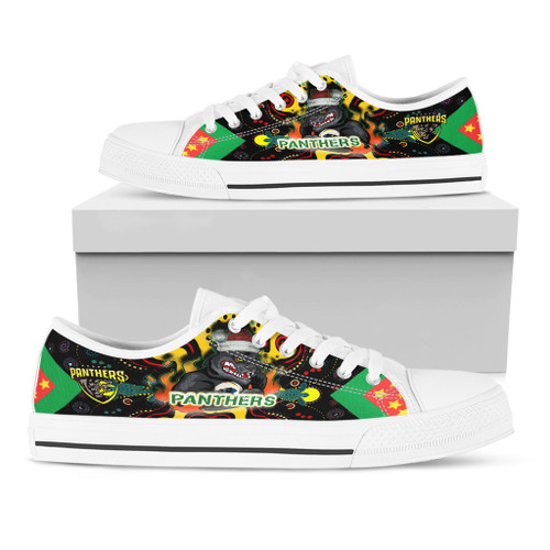 Penrith Christmas Low Top Shoes - Merry Christmas Indigenous Penrith Low Top Shoes Penrith Christmas Low Top Shoes - Merry Christmas Indigenous Penrith Low Top Shoes