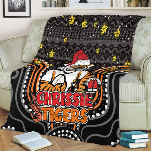 Wests Tigers Christmas Custom Blanket - Christmas Knit Patterns Vintage Jersey Ugly Blanket