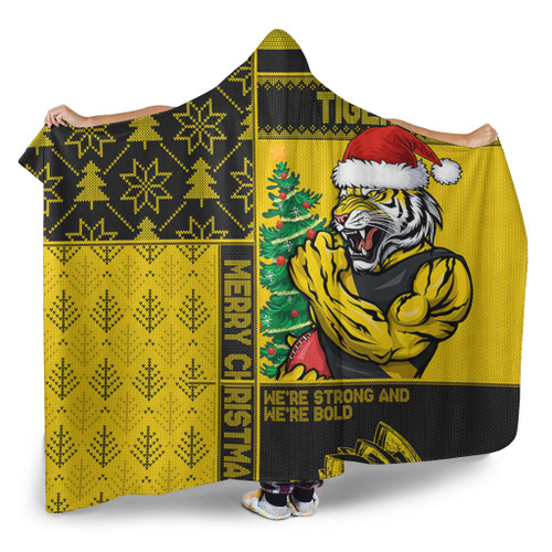 Richmond Hooded Blanket Christmas Magic Knit Style Winter Glow Richmond Hooded Blanket Christmas Magic Knit Style Winter Glow