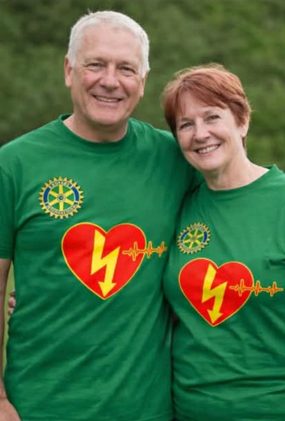 Lesley' s  green Defibrillator Pub to Pub walk