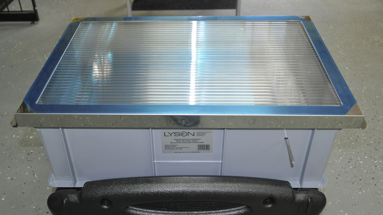 Lyson small solar wax melter side view