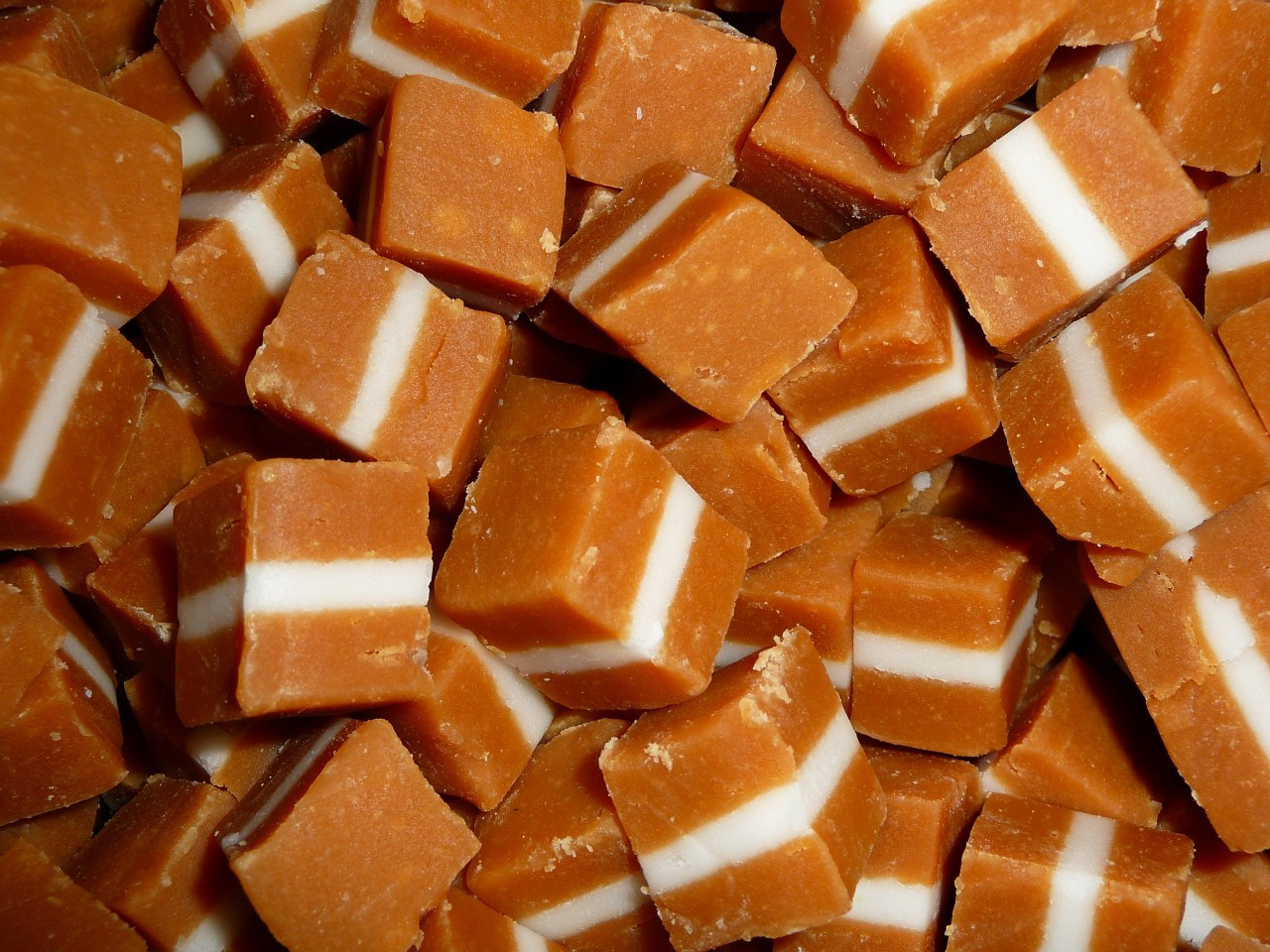 Jersey Caramels 1kg | Confectionery World