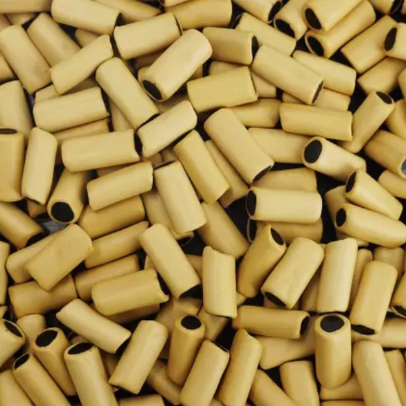 Caramel sticks licorice centre