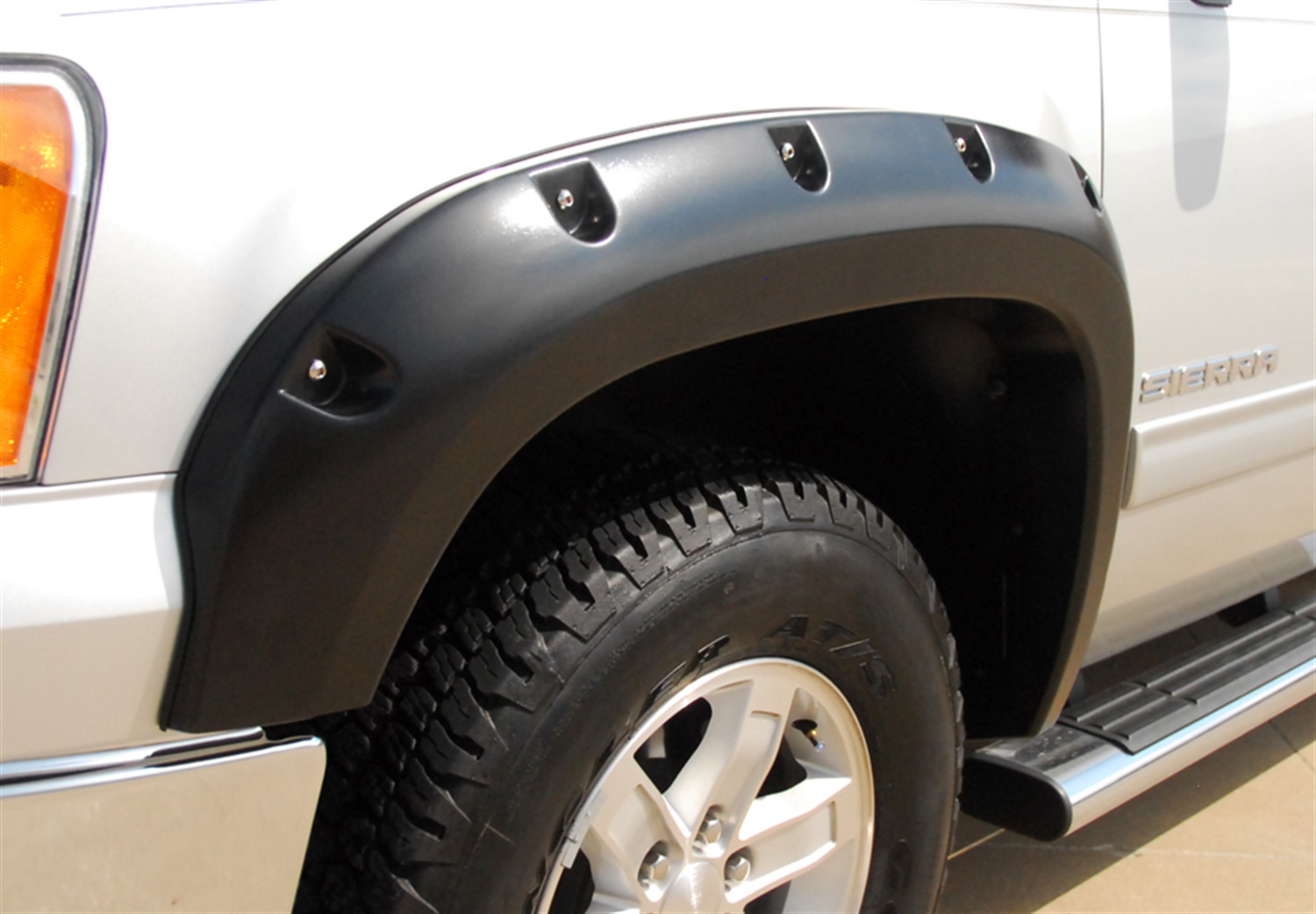 Lund RX109SA Elite Series Black Rivet Style Smooth Finish Front Fender Flares for 2007-2013 Sierra 1500-RX109SA