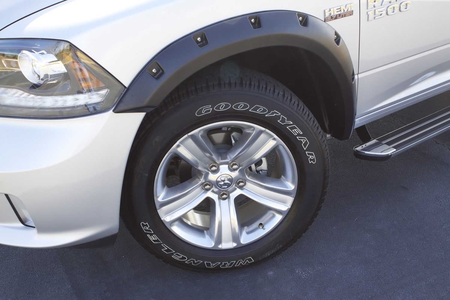 Lund RX202S Elite Series Black Rivet Style Smooth Finish 4-Piece Fender Flare Set for 1994-2001 Dodge Ram 1500; 1994-2002 Ram 2500, 3500 (Excludes Dually)-RX202S