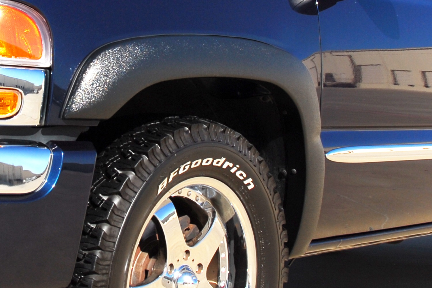 Lund SX103TA Elite Series Black Sport Style Textured Finish Front Fender Flares for 99-07 Silverado and Sierra 1500; 01-04 Silverado and Sierra 2500; 01-06 Silverado and Sierra 3500 (Excl Dually and Stepside)-SX103TA