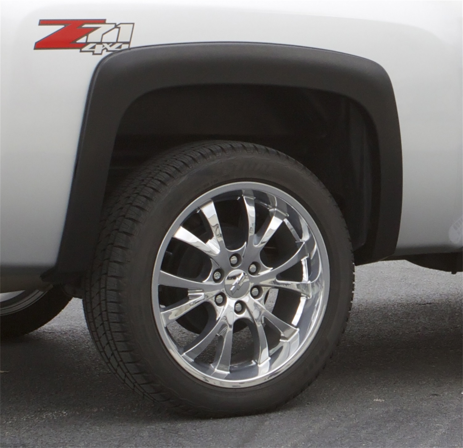 Lund SX106SB Elite Series Black Sport Style Smooth Finish Rear Fender Flares for 2007-2013 Silverado 1500; 2007-2014 SIlverado 2500 HD, 3500 HD (Excludes Dually)-SX106SB