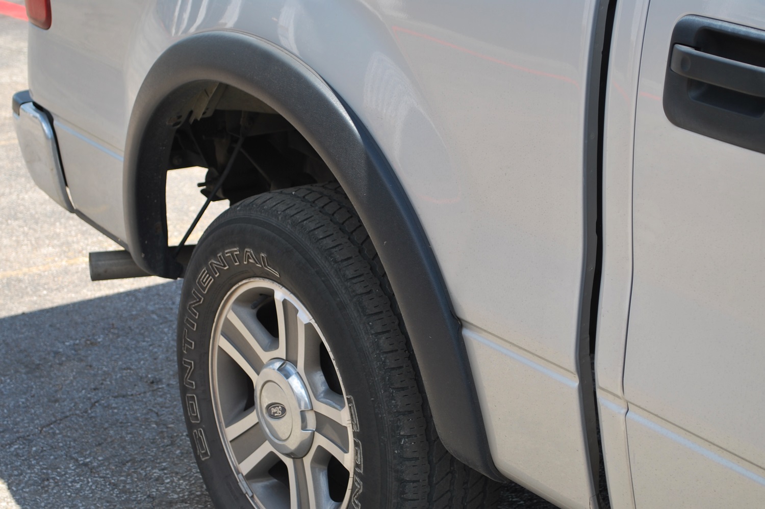 Lund SX310SB Elite Series Black Sport Style Smooth Finish Rear Fender Flares for 2004-2008 Ford F-150 (Excludes Stepside)-SX310SB