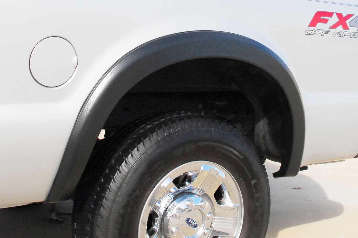 Lund SX313TB Elite Series Black Sport Style Textured Finish Rear Fender Flares for 2008-2010 Ford F-250, F-350 (Excludes Dually)-SX313TB
