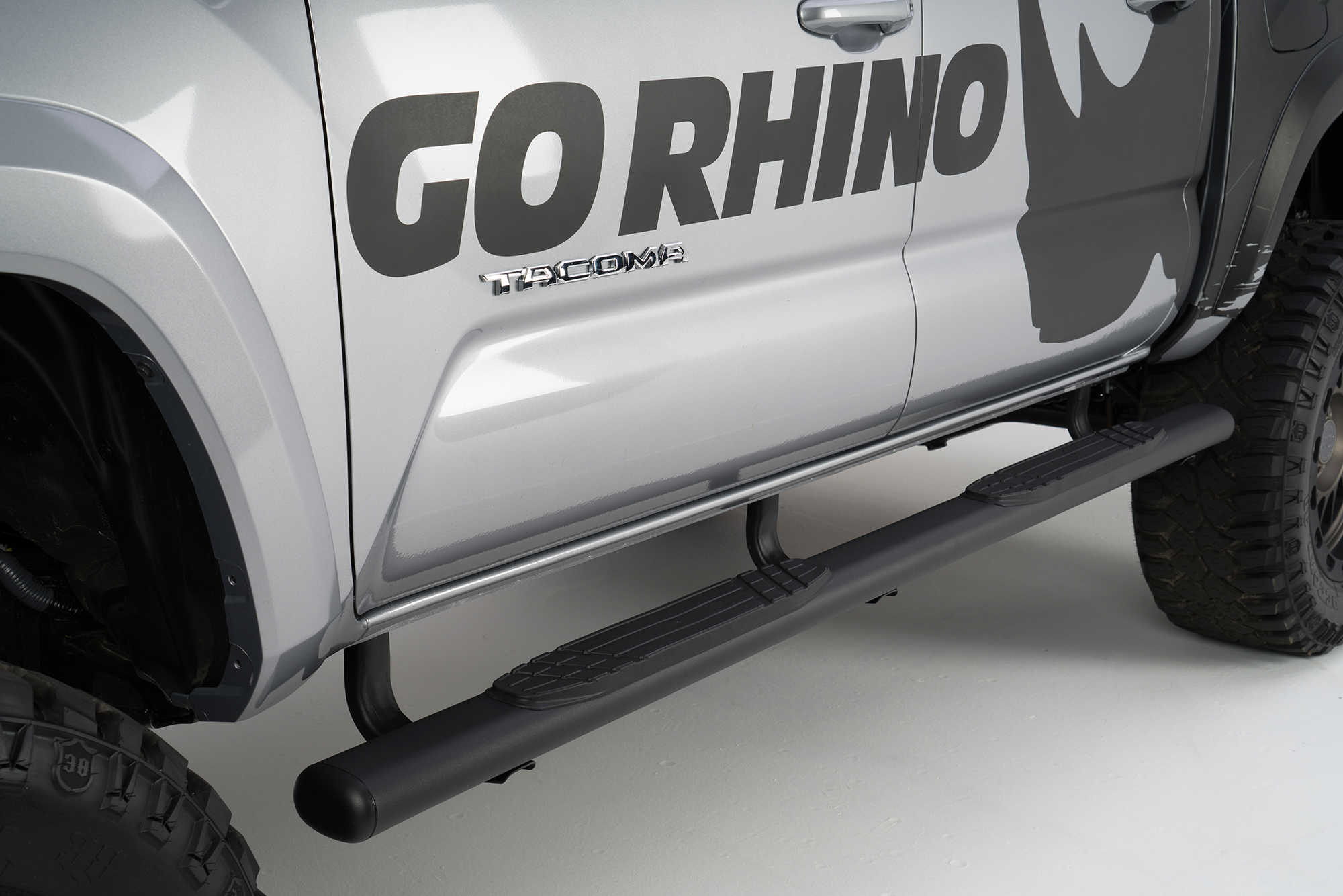 4" 1000 Series - Complete kit: Sidestep + Brackets 104443280T