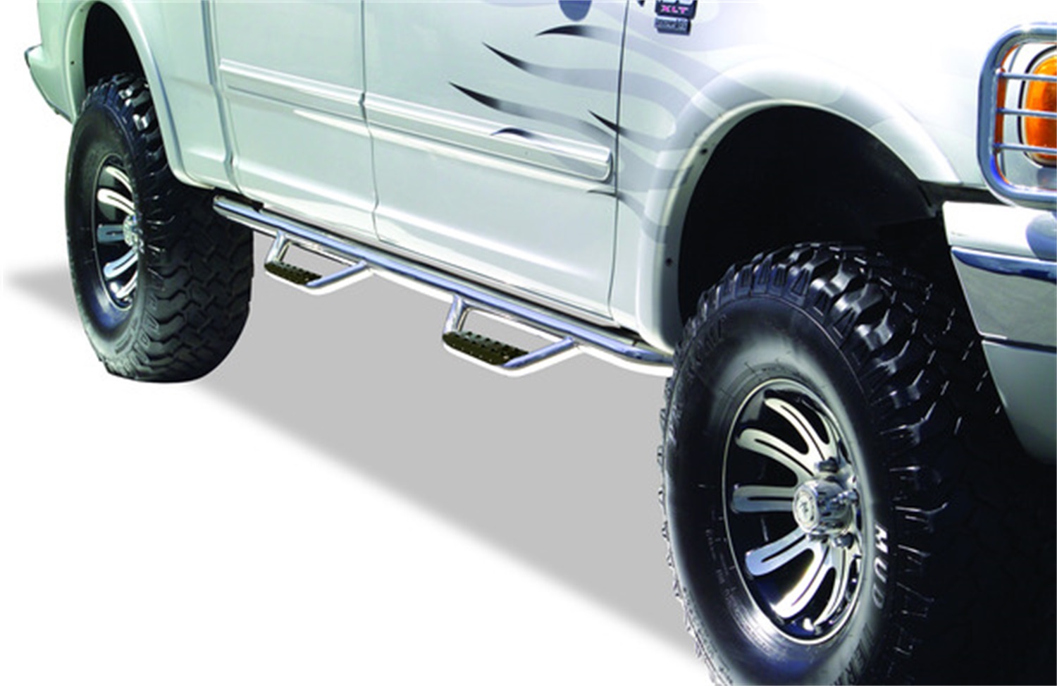 Dominator Classic D2 SideSteps - Cab Length D24180PS