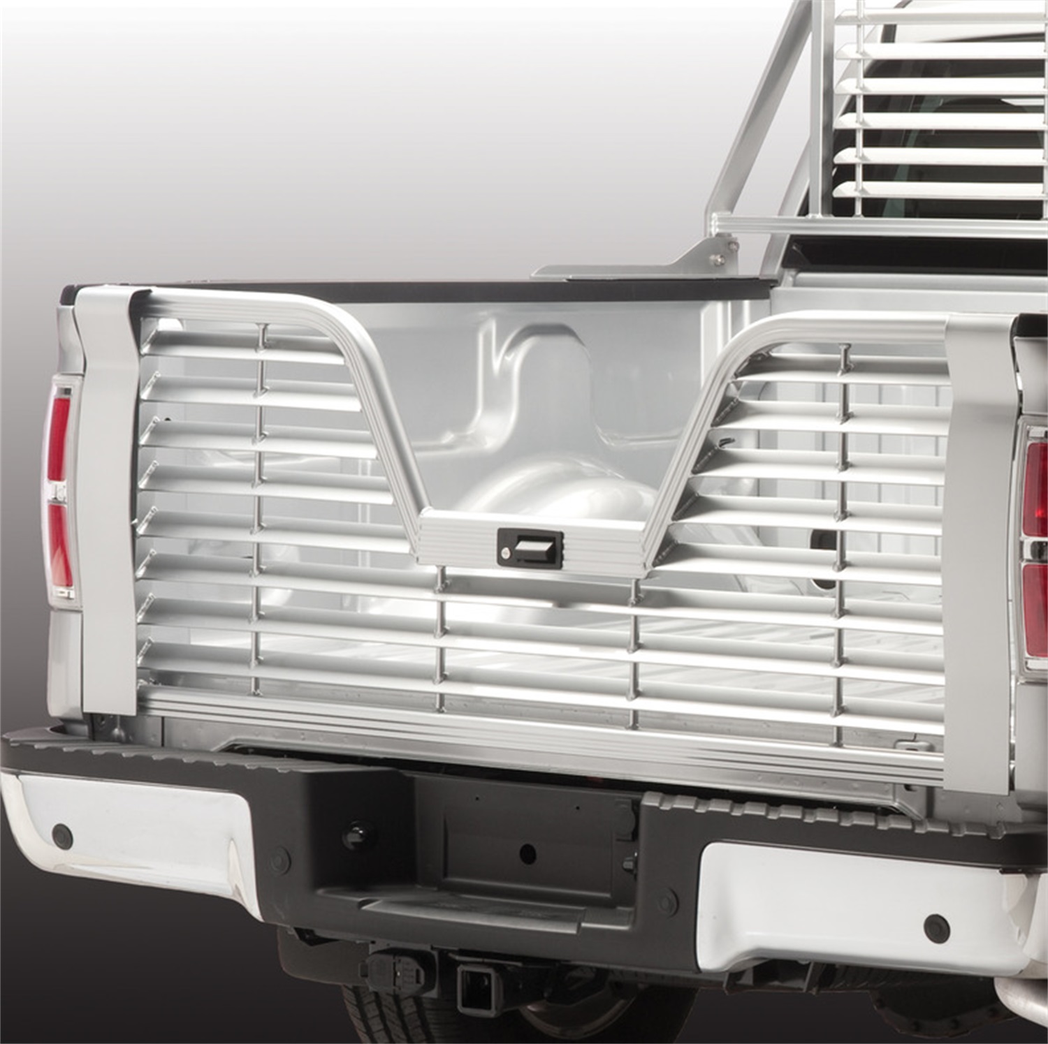 5th Wheel Tailgate Silver 15160