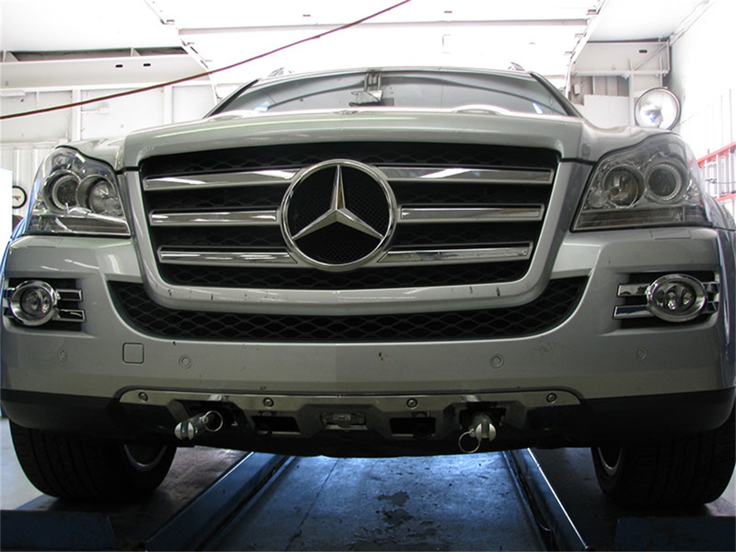 BASE PLATE; MERCEDES BNZ GL550 E13 BX1992