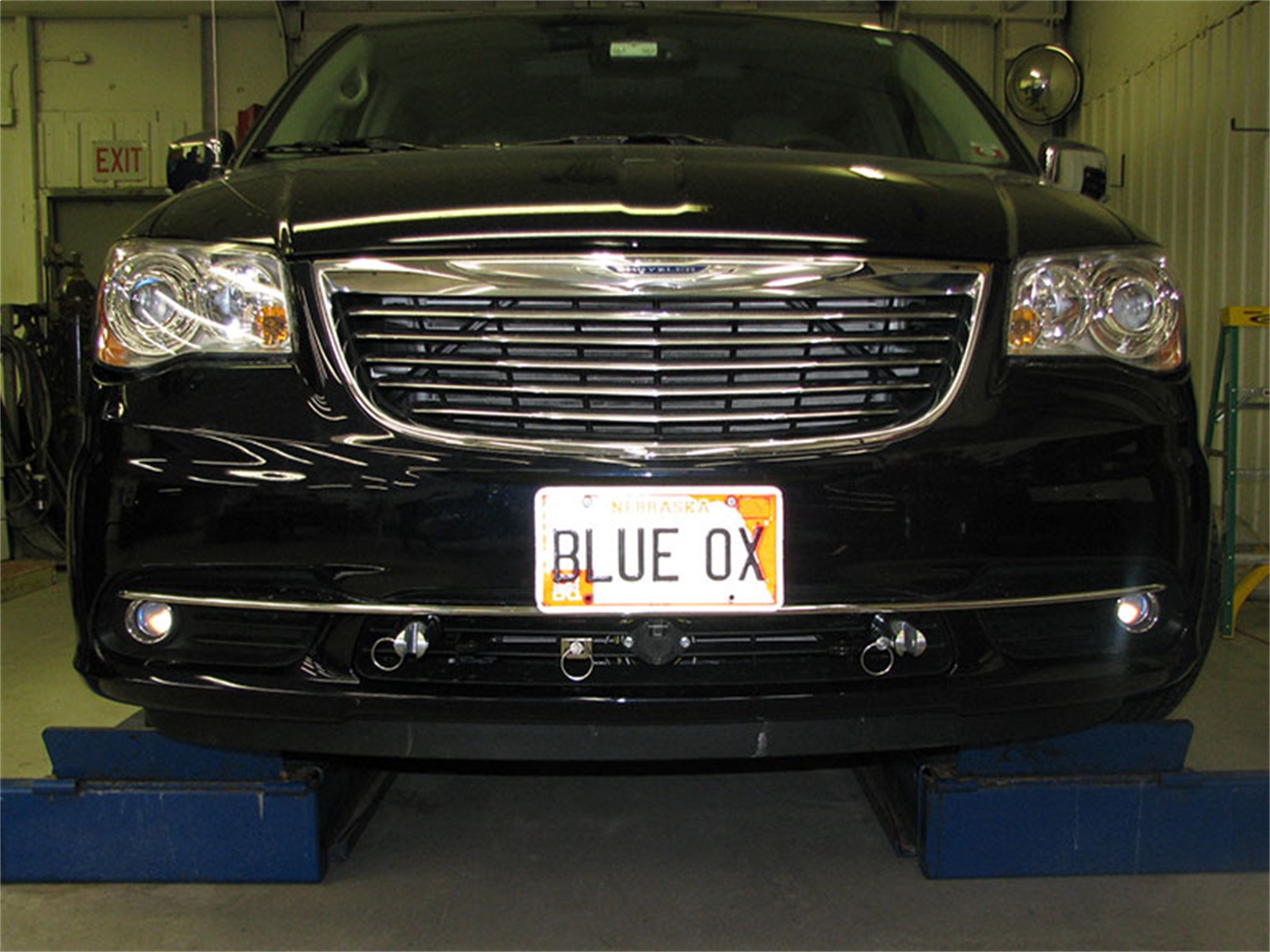 Tow Bar Base Plate, Chrysler T & C Lmt BX1994