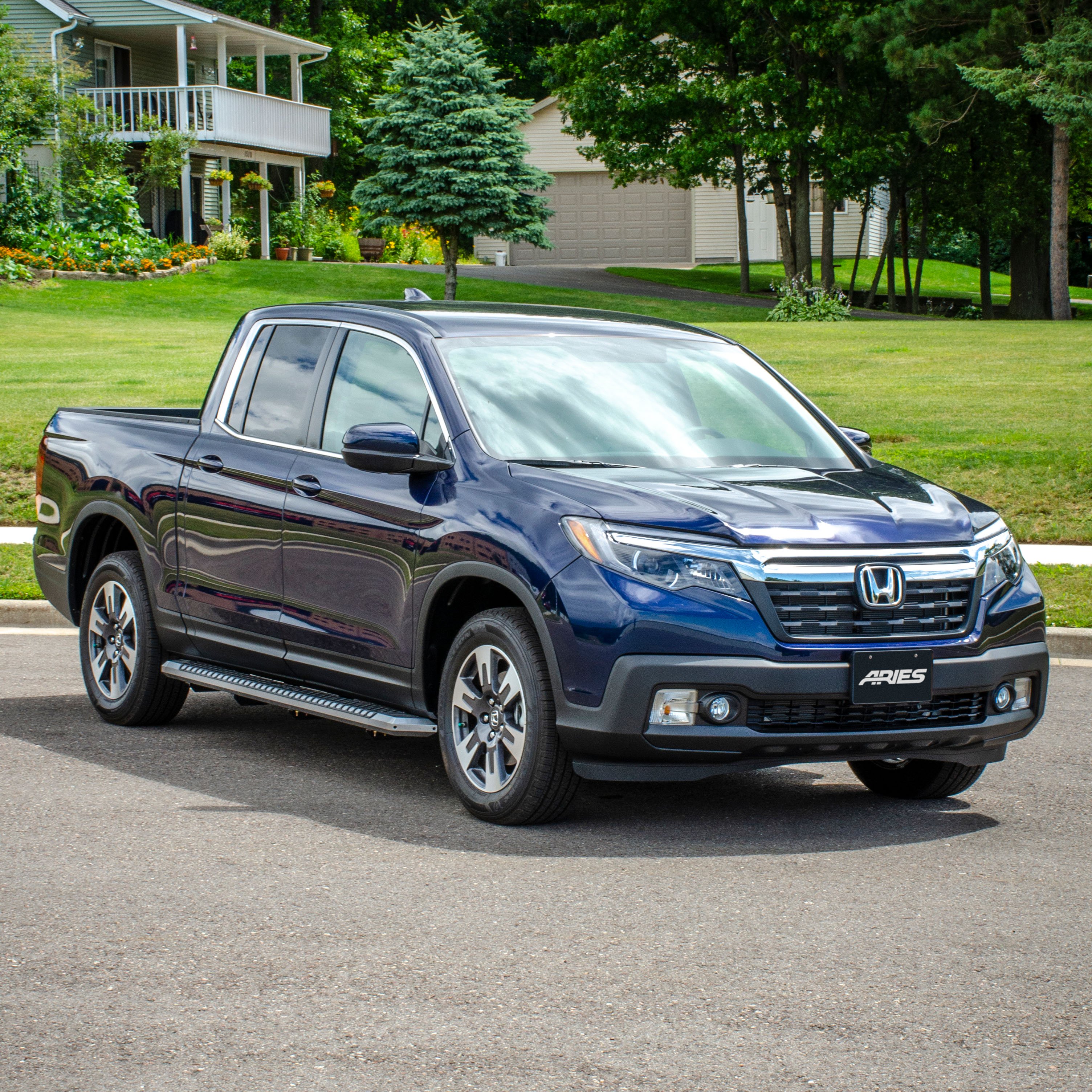AdvantEDGE 5-1/2" x 85" Chrome Aluminum Side Bars, Select Honda Ridgeline 2555030