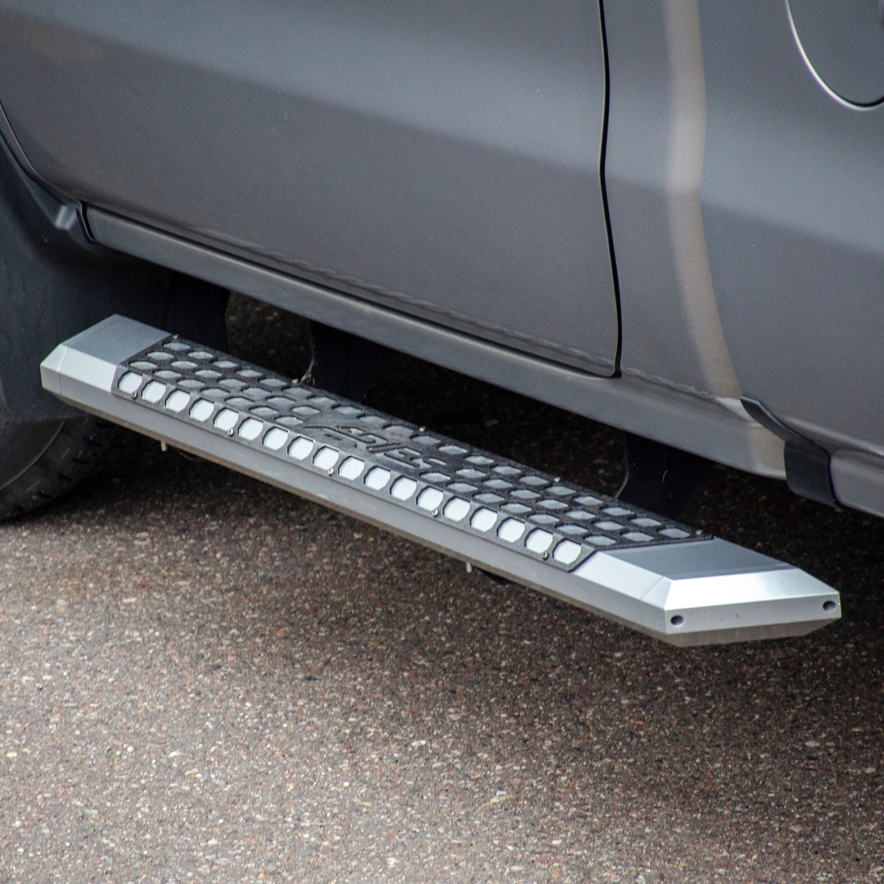 AdvantEDGE 5-1/2" x 53" Chrome Aluminum Side Bars, Select Silverado, Sierra 2555020