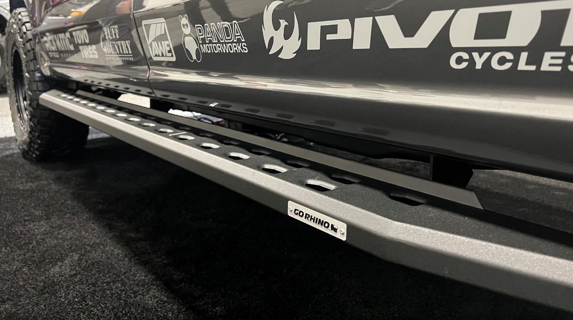 RB20 Slim Running boards - Complete Kit: RB20 Slim Running board + Brackets 69415587SPC