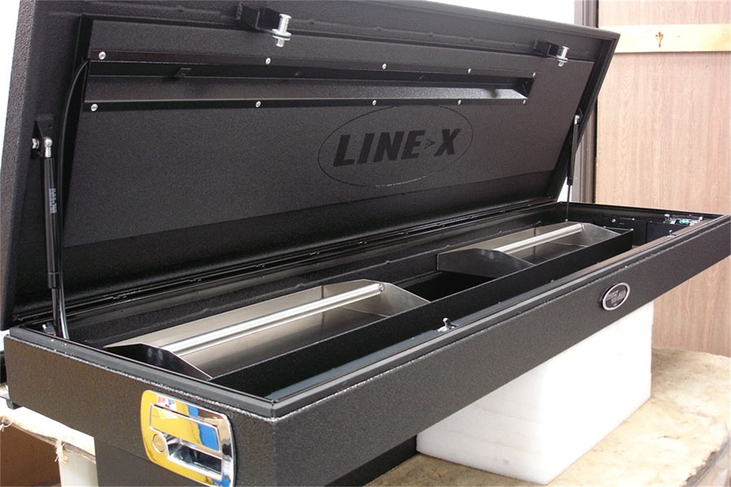 Junior Size Toolbox and Hard Retractable Roll-up Tonneau Cover Combination CRJR542XBOX