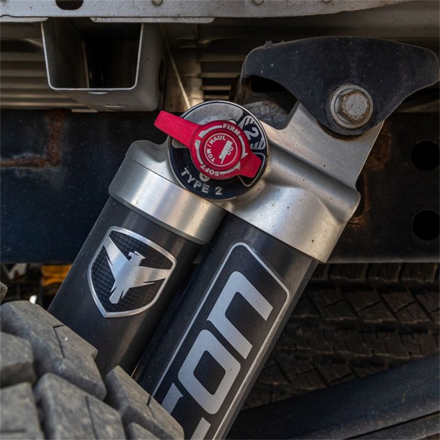 3.5'' SST 2.1 Lift Kit with Falcon 2.1 Strut/Shocks 62-23040