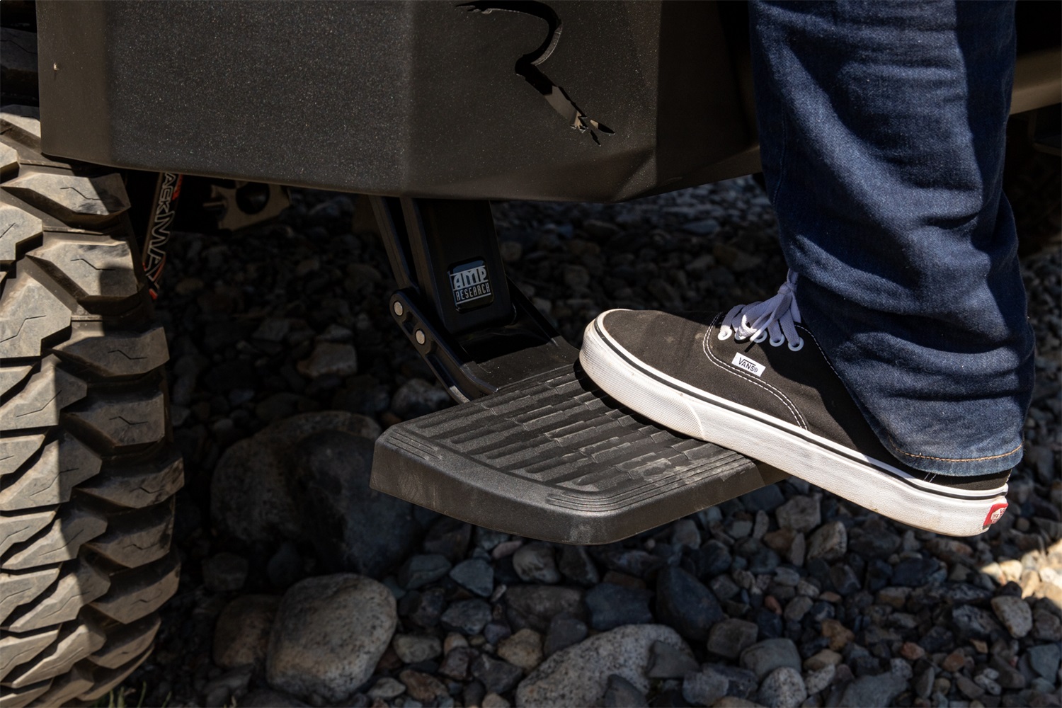 AMP Research 75321-01A Bedstep Retractable Bumper Step for 2018 Jeep Wrangler JL (Compatible with some factory and aftermarket bumpers)-75321-01A AMP Research 75321-01A Bedstep Retractable Bumper Step for 2018 Jeep Wrangler JL (Compatible with some factory and aftermarket bumpers)-75321-01A