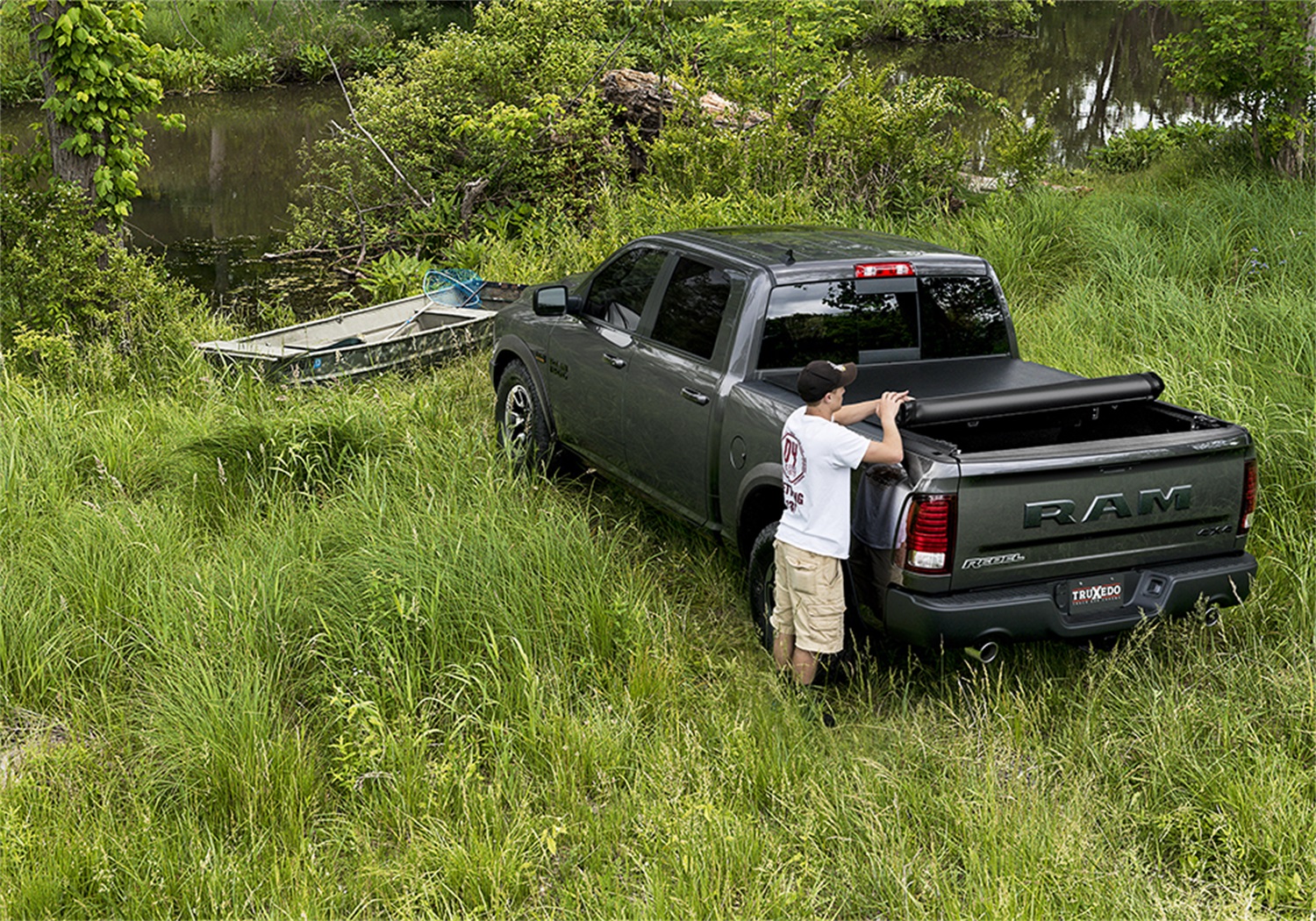 TruXedo Deuce Tonneau Cover 745101
