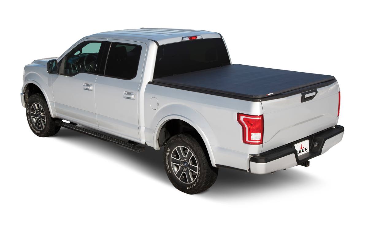 LEER Latitude SC Tonneau Truck Bed Cover with CYNC Easy-Open Latch
