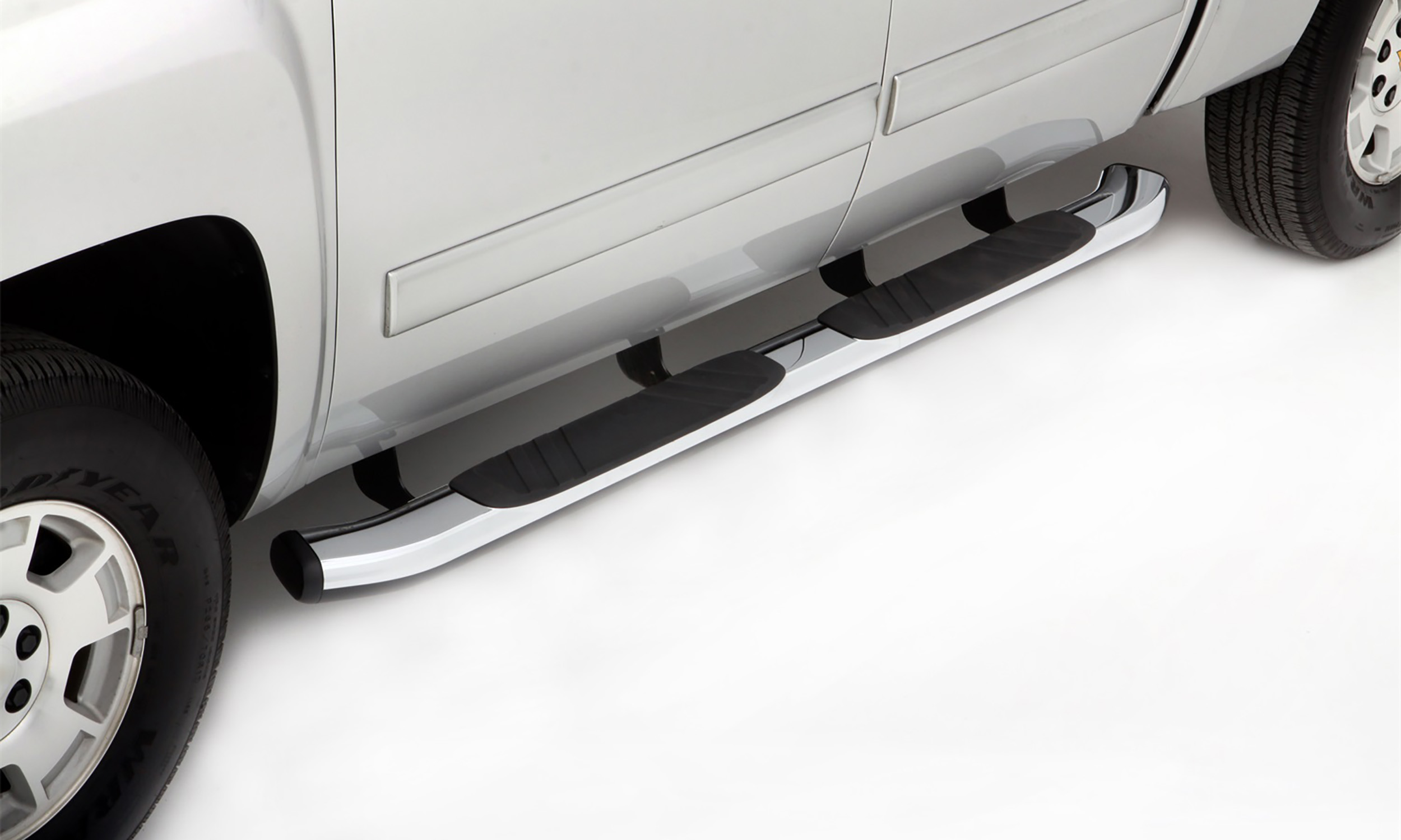 Lund 22858026 Chrome 5 Inch Oval Bent Nerf Bars for 1997-2009 Ford Expedition, 2001-2003 F-150 Crew Cab-22858026