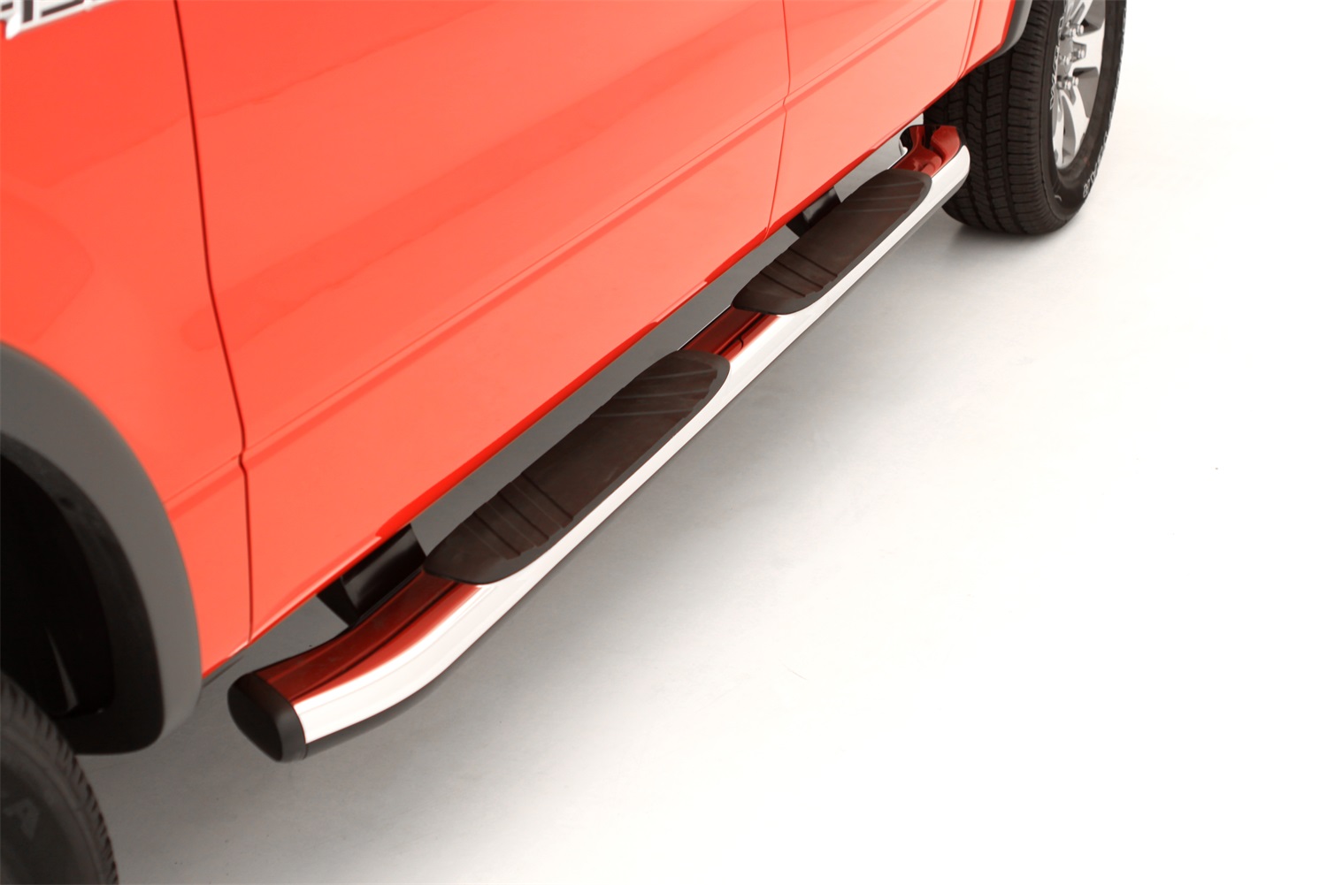 Lund 22858737 Chrome 5 Inch Oval Bent Nerf Bars for 2004-2014 Ford F-150 Crew Cab, 2006-2014 Lincoln Mark LT Crew Cab-22858737