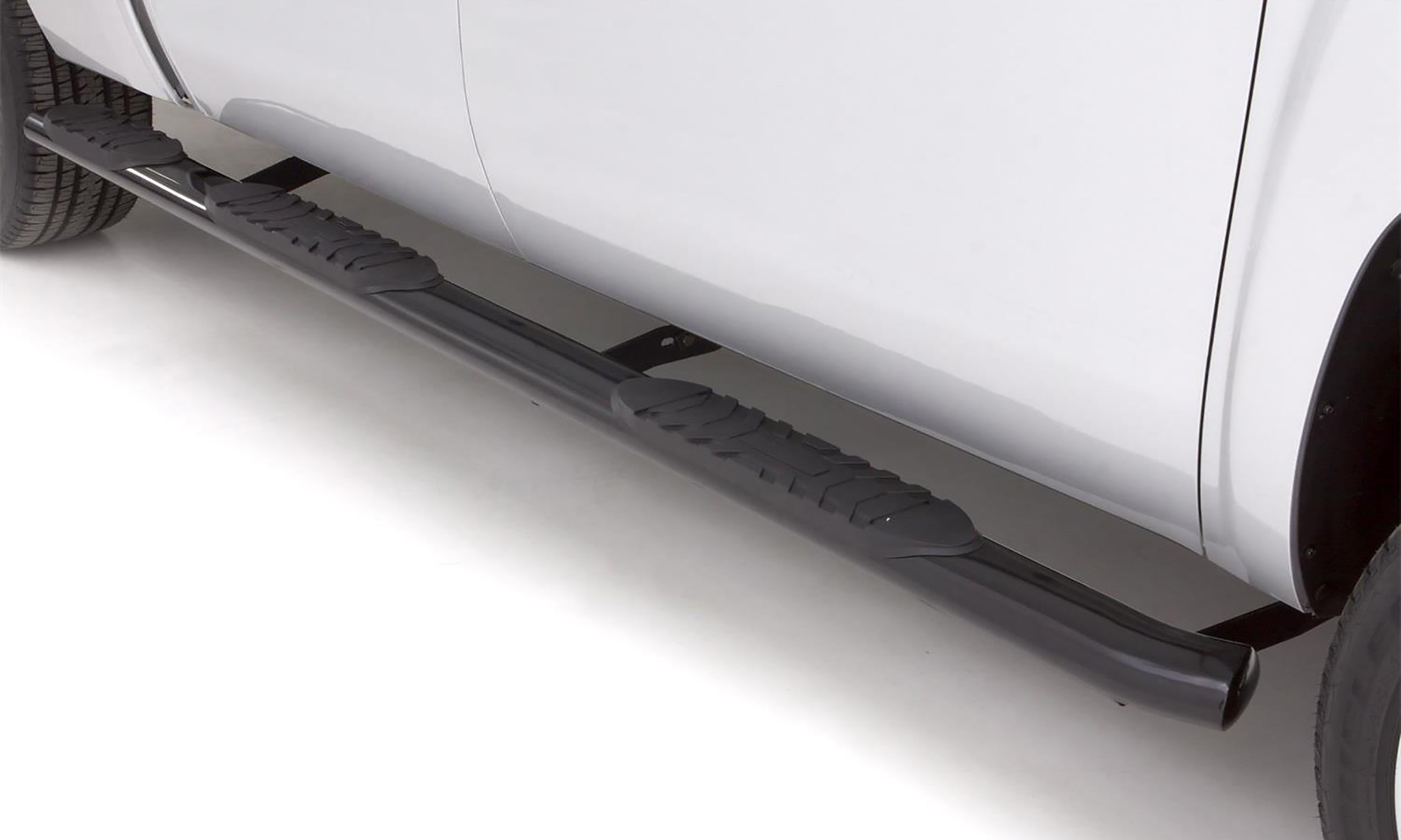 Lund 260115040 Black Steel 5 Inch Oval Wheel-to-Wheel Nerf Bars for 2001-2014 Silverado/Sierra 1500 and 2500HD, 2001-2006 Silverado/Sierra 3500, 2001-2004 Silverado 2500, 2007-2014 Silverado/Sierra 3500HD Crew Cab with 6.5 Bed; Body Mount-260115040