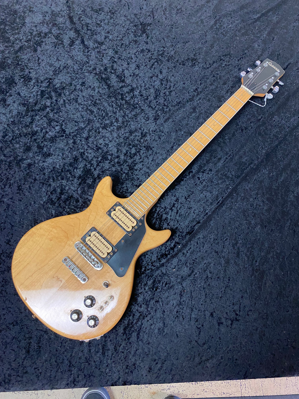 Carvin DC150 Stereo レフティ　1981年　アメリカ製 Carvin DC150 Stereo Natural 1970s – Chicago Music Exchange