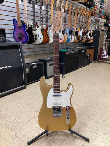 ギター Squier Paranormal Custom Nashville Amazon.com: Fender Paranormal Custom Nashville Stratocaster