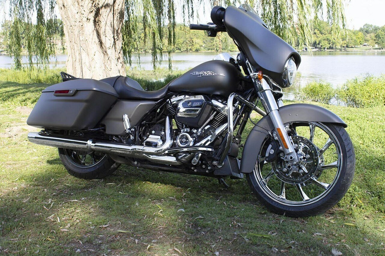 Hurricane by Morris エクスプローラー メタリックブラック HURRICANE 3D CHROME HARLEY TOURING 2000-2026 - Coastal Moto