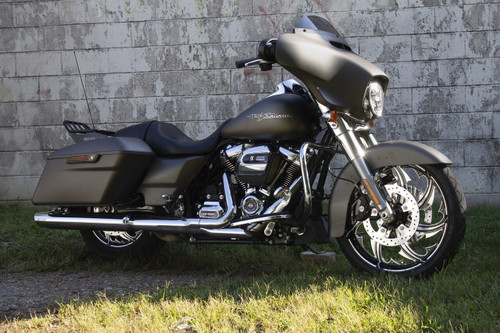 Fury contrast on Street glide Fury contrast on Street glide