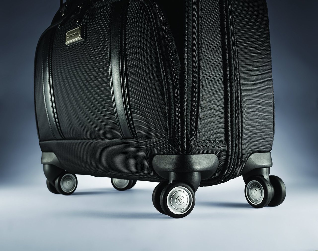 Samsonite Women's Spinner Mobile Office 57475
