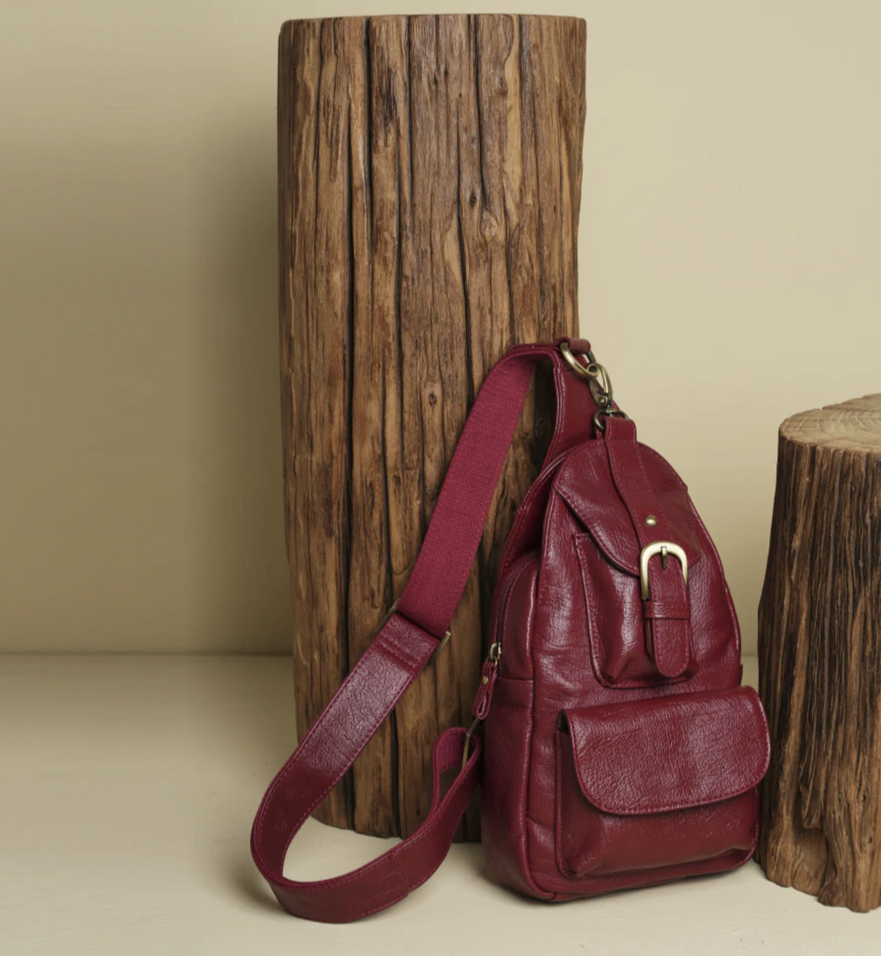 AmeriLeather Grylls Petite Sling Purse - Top Grain Cowhide Leather Crossbody Bag (Black)