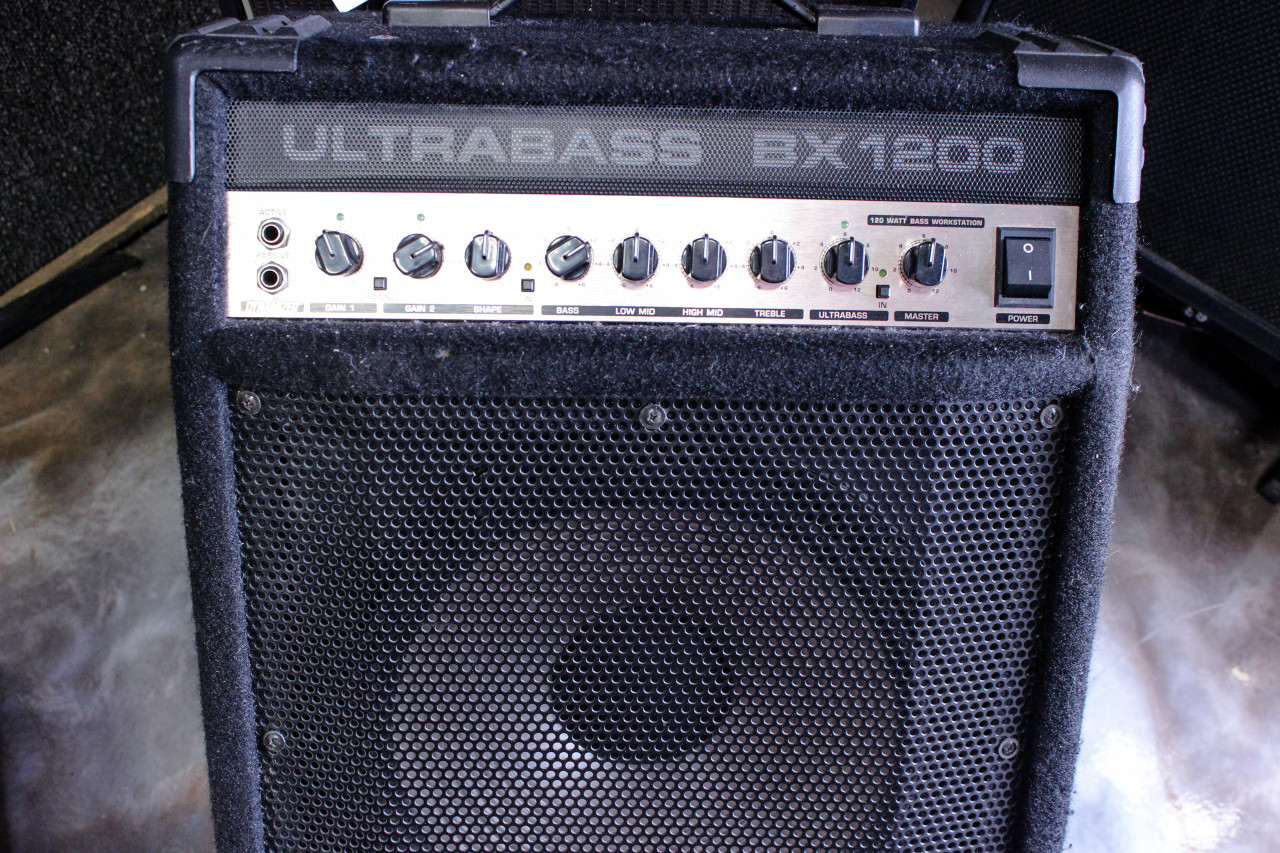 Behringer Ultrabass BX1200 120 Watt Combo Bass Guitar Amp - Local