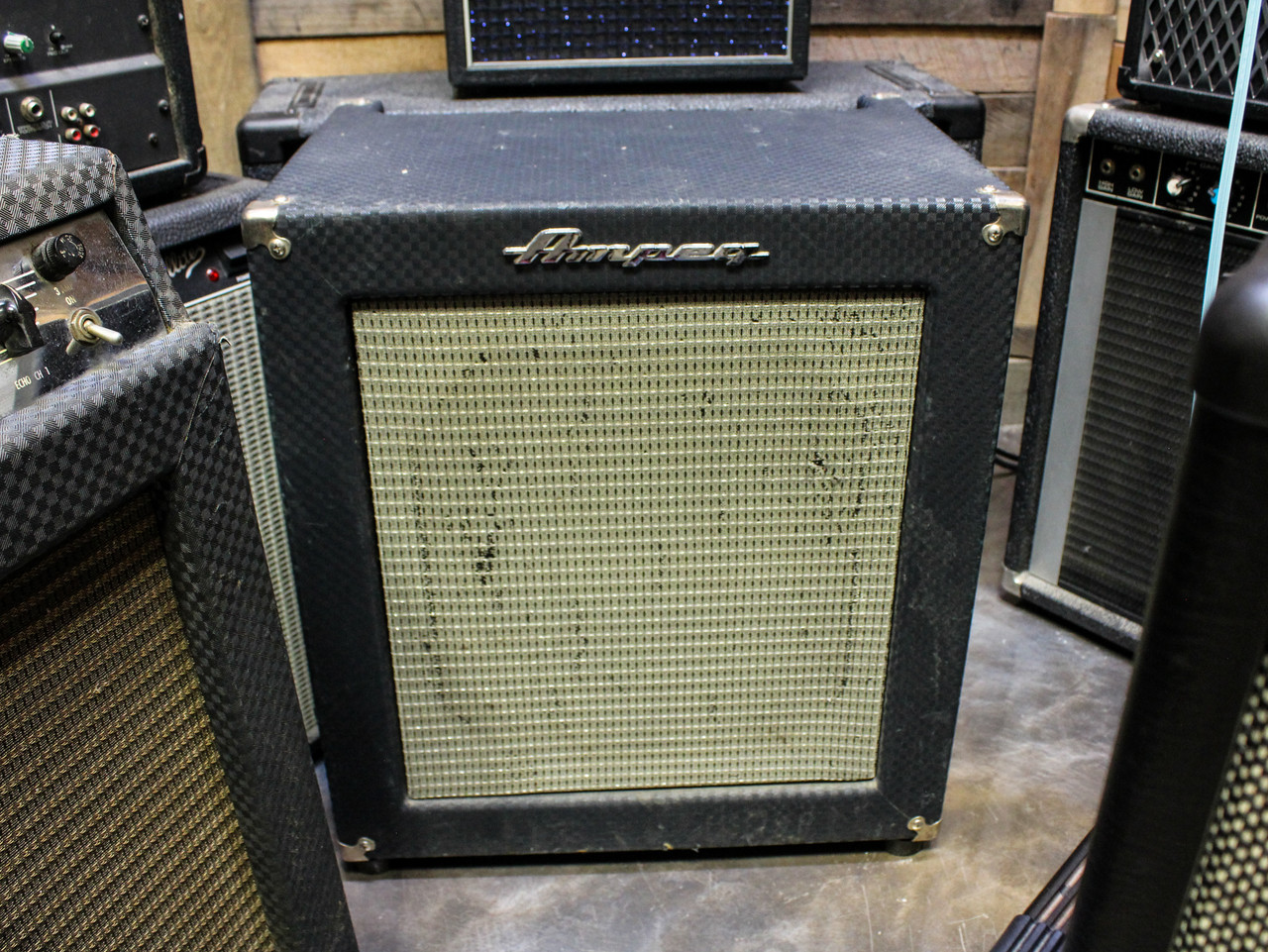 Ampeg Rocket Bass B-100R 1x15 Bass Guitar Combo Amp 100W - Local Pickup  Chicagoland Only