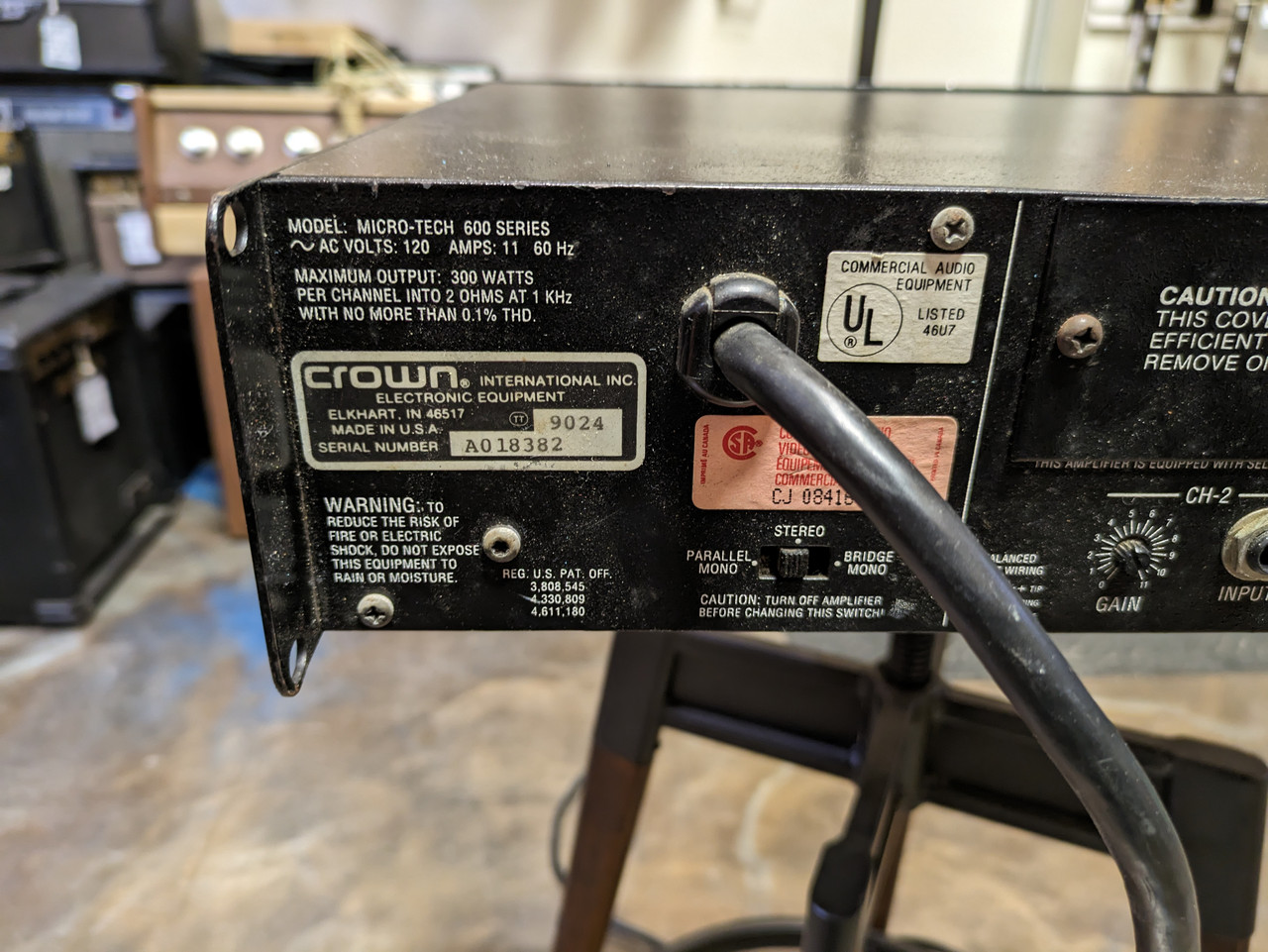 Crown Micro-Tech 600 Rack Mount Pro Audio Power Amp Amplifier