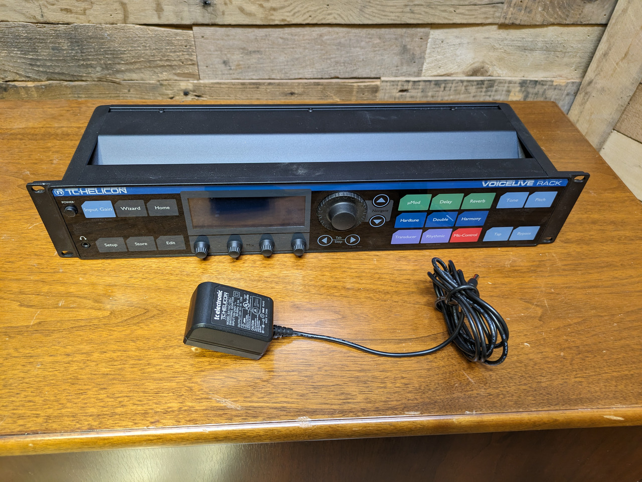 Vocal Processer Rack TC-Helicon VoiceLive Rack - Excellent Condition - Pro Vocal Effects ...