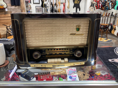 Vintage Grundig Majestic 2035 Shortwave BC AM FM Phono Tube Radio Receiver