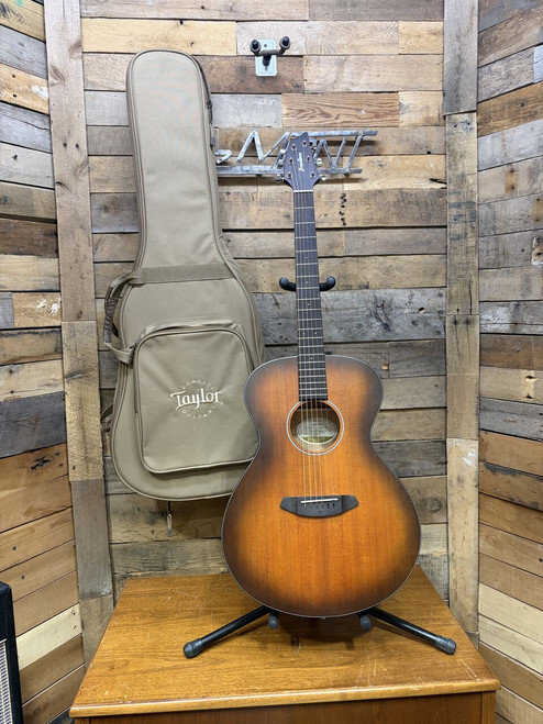 Breedlove Discovery Concert Acoustic Guitar - Bourbon Burst w/ Taylor Gig Bag