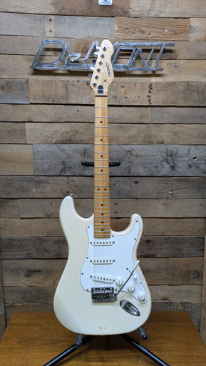 ヴィンテージ　USA PEAVEY Predator ストラト　フェンダー　テレ Vintage Peavey USA Predator Maple Neck Strat Electric Guitar w