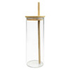 A drink bottle in clear glass with a bamboo lid and straw, featuring an elegant, minimalistic design.
