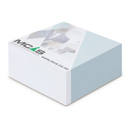A memo cube notepad with 400 leaves, featuring a light blue top and a white base, along with a logo.